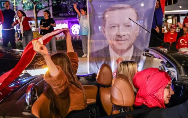 Erdoğan'ın Almanya'da AKP şubesi kurdurma girişimine tepkiler