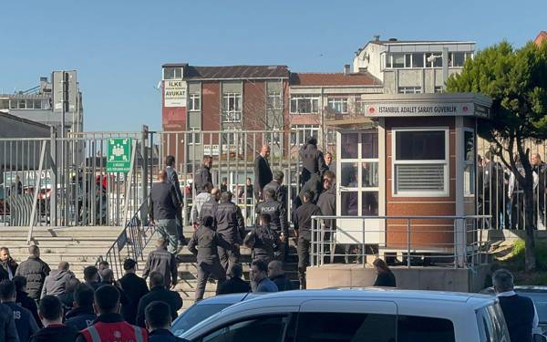 İstanbul Adliyesi önünde silahlı saldırı