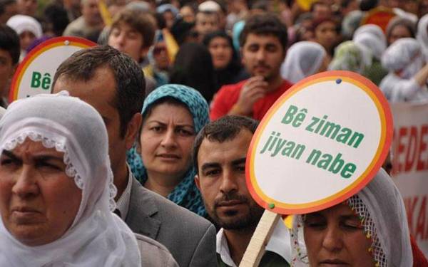 Derçûyiyên Beşa Ziman û Wêjeya Kurdî: Li dijî asîmîlasyonê dersa kurdî hilbijêrin