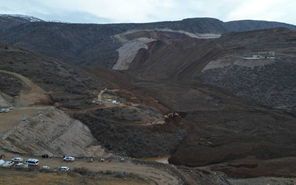 Bakanlık, Erzincan'daki maden ocağının çevre izin ve lisans belgesini iptal etti