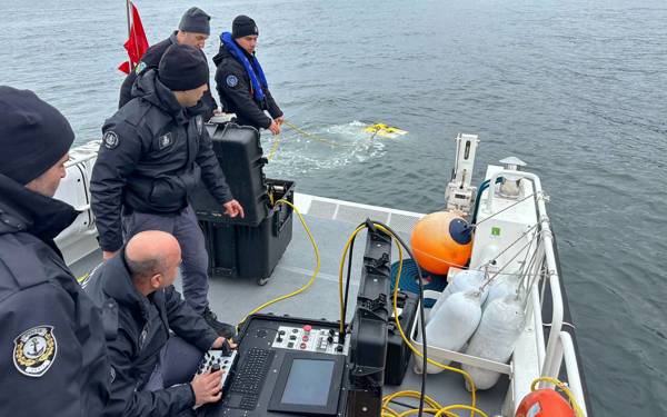 Search and rescue efforts continue for the personnel of sunken ship in Marmara Sea