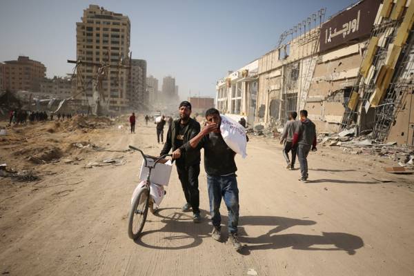 AB: Gazze’de toplumun yaşamasına olanak sağlayan her şey yok edildi