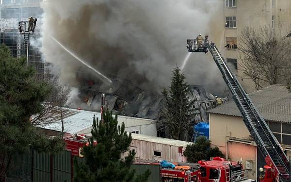 İTÜ Ayazağa'daki inşaat alanında çıkan yangın kontrol altına alındı