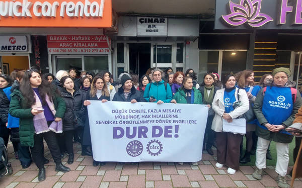 KA.DER'de çalışanlar mobbinge, düşük ücrete ve sendikal hakların tanınmamasına karşı eylemde
