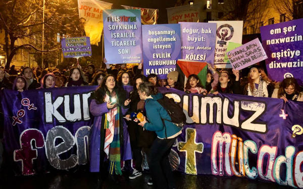 22. Feminist Gece Yürüyüşü: Ayıplara, yasaklara kaybedecek hayatlarımız yok