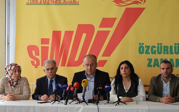 İstanbul Newroz deklarasyonu: Zaman özgürlük için ayağa kalkma zamanı