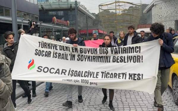 Filistin İçin Bin Genç'ten SOCAR önünde eylem: Vanaları kapat, soykırıma ortak olma