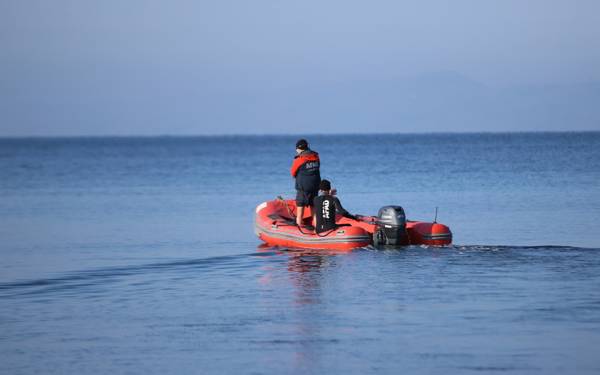 Çanakkale’de batan bottaki 20 mülteci aranıyor