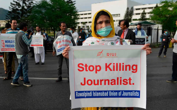 Pakistan'da gazeteci cinayeti