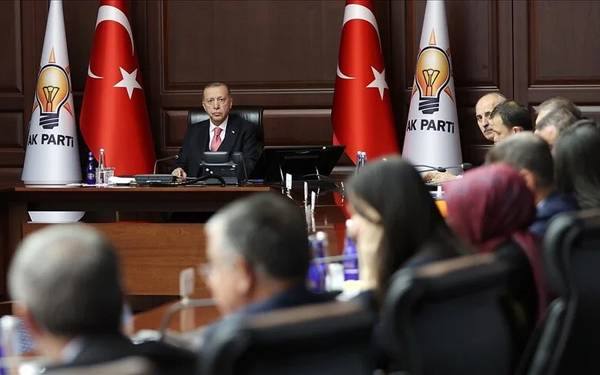 AKP MYK olağanüstü toplanıyor