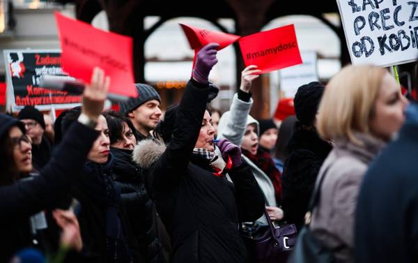 Polonya: Başbakan Tusk'un "Yurttaş Koalisyonu" pazar günü iktidar sınavında