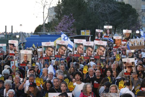 İsrail Meclisi önünde rehineler için eylem