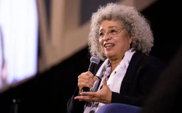 /haber/angela-davis-calls-for-support-for-pinar-selek-ahead-of-hearing-294118