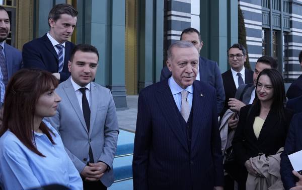 Erdoğan: Başkanlık rejimine ve silah şirketlerini savunmaya devam...