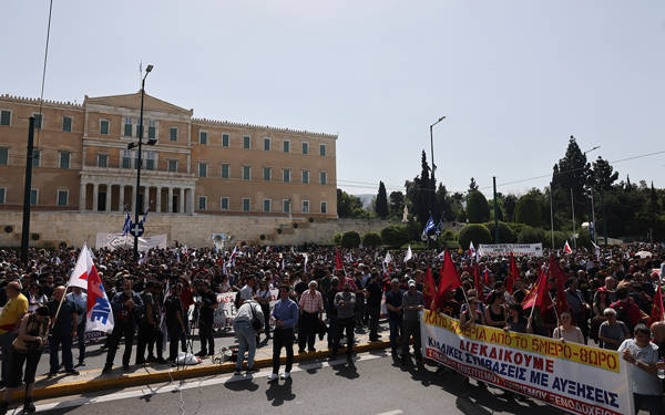 Yunanistan’da genel grev: "Haklarımız ütopya değil"