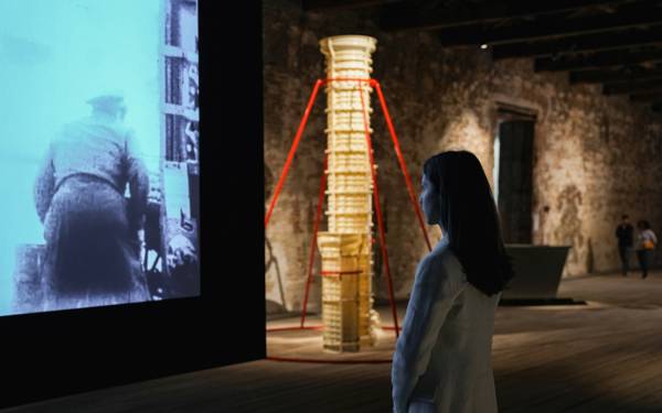 Venedik Bienali Türkiye Pavyonu açıldı: Gülsün Karamustafa'dan 'Oyuk ve Kırık Dökük'