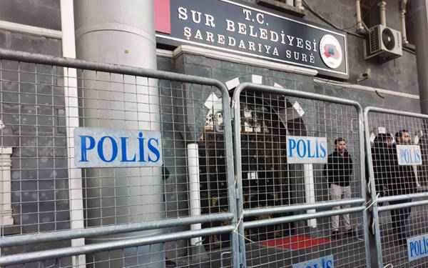 Diyarbakır Sur Belediyesi’ne soruşturma