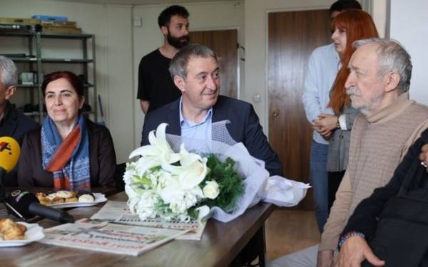 Bakırhan MA ve JINNEWS'i ziyaret etti: Kürt gazeteciler büyük bedeller ödedi