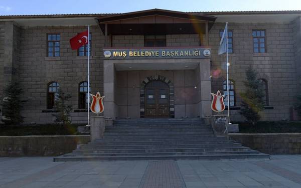 AKP’li eski başkanın  ‘borçsuz’ dediği Muş Belediyesi’nin 890 milyon borcu çıktı