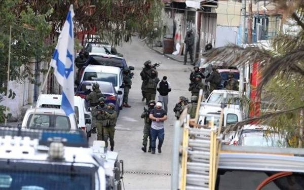 Batı Şeria'da gözaltına alınan Filistinlilerin sayısı 8 bin 480'e yükseldi