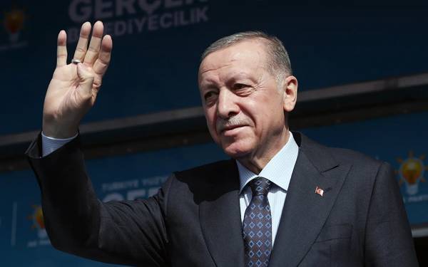 AİHM kararlarına uymayan Erdoğan, kendini AİHM kararlarıyla savundu