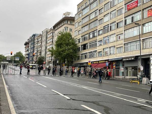 Emek-meslek örgütleri Saraçhane'den Taksim Meydanı'na yürüyecek