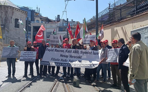 /haber/workers-protest-pro-palestinian-french-unionists-sentencing-outside-istanbul-consulate-295034