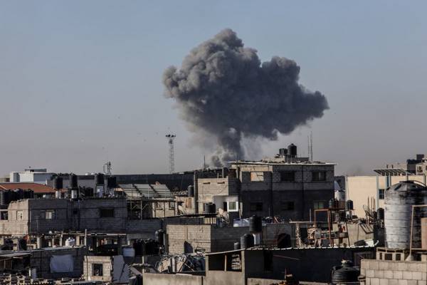 İsrail, Refah kentine saldırmaya devam ediyor