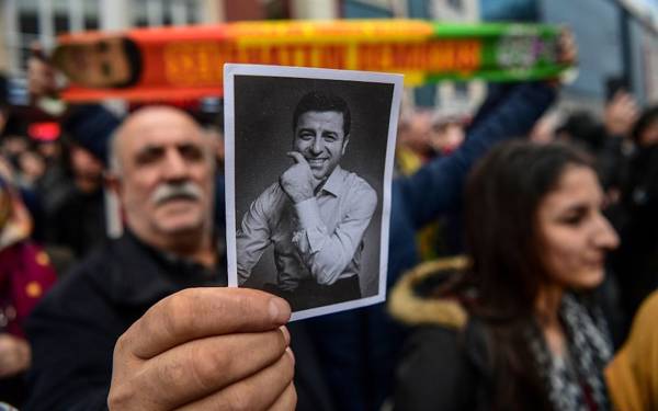 “Kürt Meselesi, Kürt Siyaseti ve Demirtaş”: Kürtler hem Kürtleşiyor hem de Türkiyelileşiyor