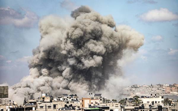 Gazze'de sivillere yönelik İsrail hava saldırısında çok sayıda ölü ve yaralı