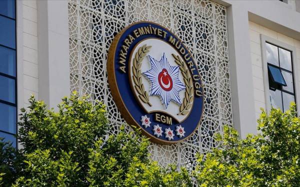 Ankara Cumhuriyet Başsavcılığı: Üç sivil ve bir komiser daha gözaltına alındı