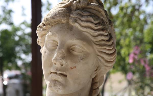 Sağlık tanrıçası Hygieia'ya atfedilen heykel başı bulundu