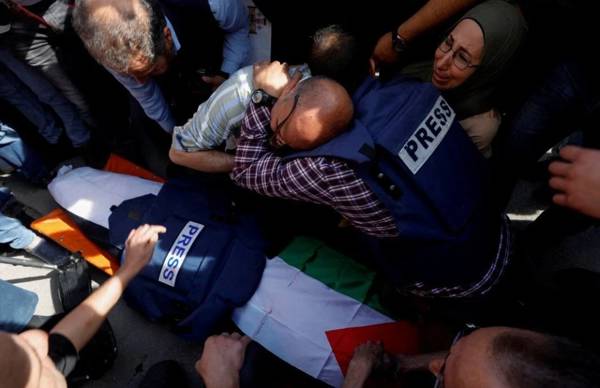 RSF, İsrail'in Gazze'de öldürdüğü gazeteciler için üçüncü kez UCM’ye gitti