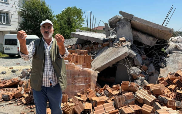 AKP'li Arnavutköy Belediyesi, ev yıkımlarına başladı