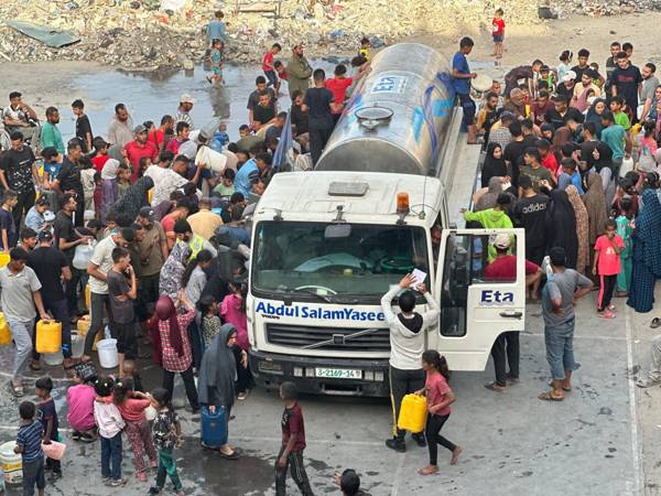 BM: Son 2 günde 32 binden fazla Filistinli Refah’tan göç etmek zorunda kaldı