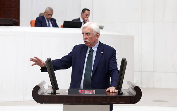 Cengiz Çandar, Ayhan Bora Kaplan davasındaki diyalogları Meclis’e taşıdı