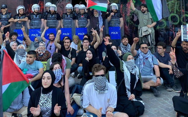 Filistin İçin Bin Genç'ten SOCAR protestosu