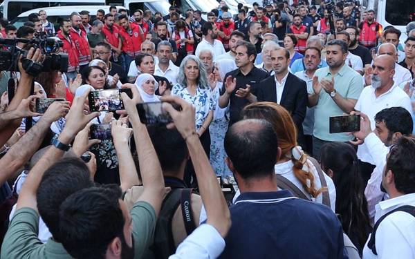 Protest march in Diyarbakır: We will resist, we will not let them pass
