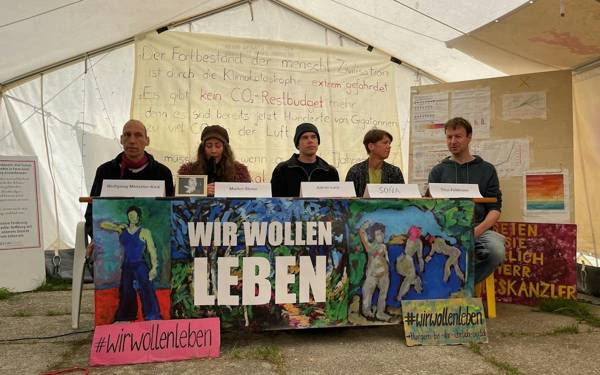 German climate activists end their hunger strike
