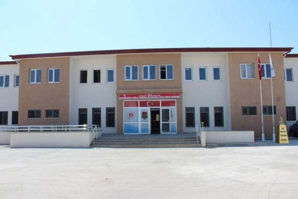 /haber/diyarbakir-cezaevindeki-32-mahpusta-gida-zehirlenmesi-296765