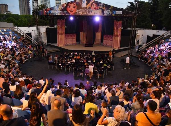 Kadıköy’de Çocuk Tiyatro Festivali başladı