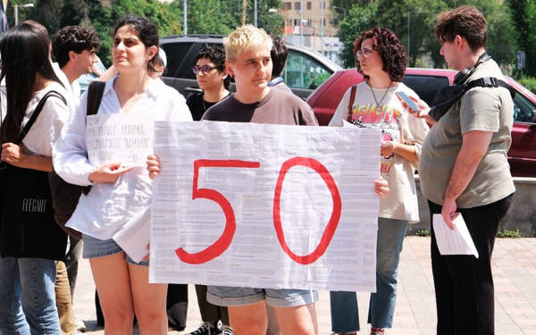 Ermenistan’daki kadın ve LGBTİ+ örgütlerinden Kevin Spacey protestosu