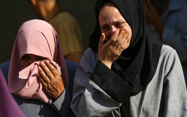 İsrail ordusu Gazze'de iki evi bombaladı: 10 ölü