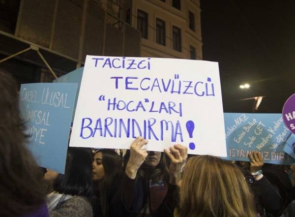 İzmir'de öğretim üyesine  "cinsel taciz" suçundan 10 yıl hapis cezası