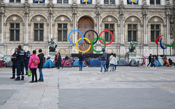 Paris Olimpiyatları: Fransa sokakta yaşayan insanları şehrin dışına itti