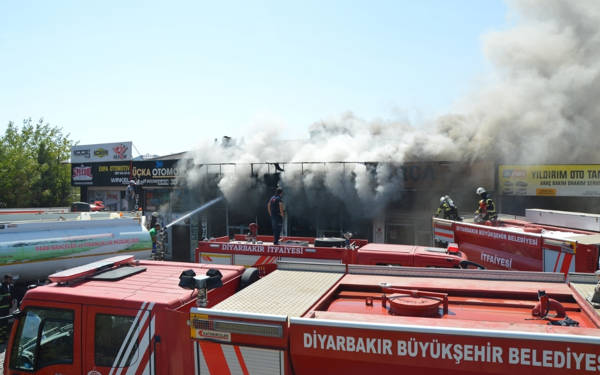 Diyarbakır 3. Sanayi Sitesi’nde çıkan yangın söndürüldü