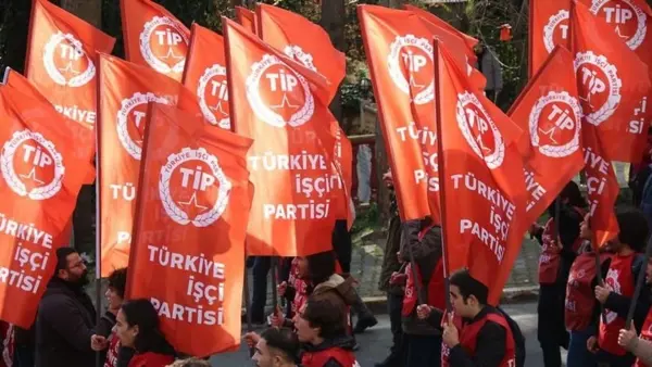 TİP üyesi bir grup partiyi eleştirerek istifa etti