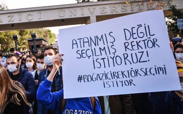 /haber/erdogan-13-universiteye-rektor-atadi-298632