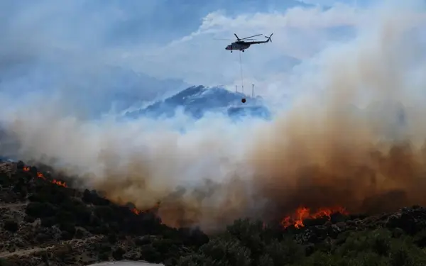 Wildfire threatens residential, industrial areas in Turkey’s İzmir