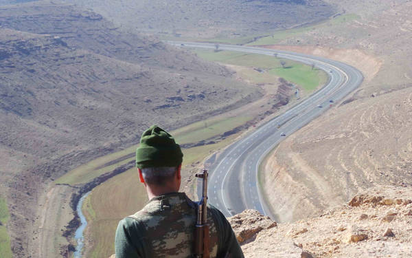 Hakkari’de korucular ‘hayvan otlatma’ tartışmasında iki kişiyi darp etti